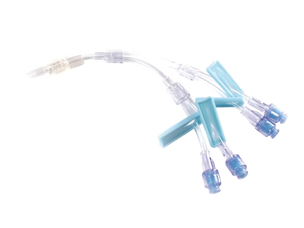 ET04 — Needleless Connector, 4-Way | Needleless 4-way connector with female and male rotating luer locks and slide clamp. 4 mm OD design supports multiple secure fluid connections. | Labs Choice