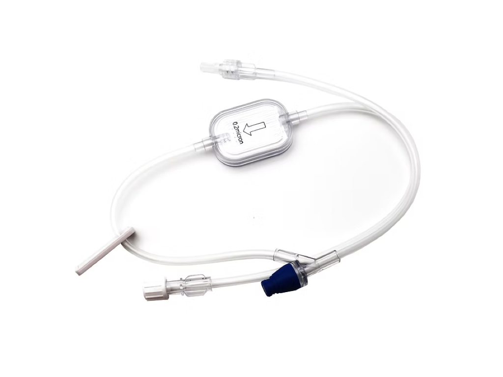 ET11 — Needleless Filter Connector | Needleless connector featuring a 0.2 μm/1.2 μm filter, clamp, needleless Y-site, luer lock with cap, and 4 mm OD tubing connection. | Labs Choice