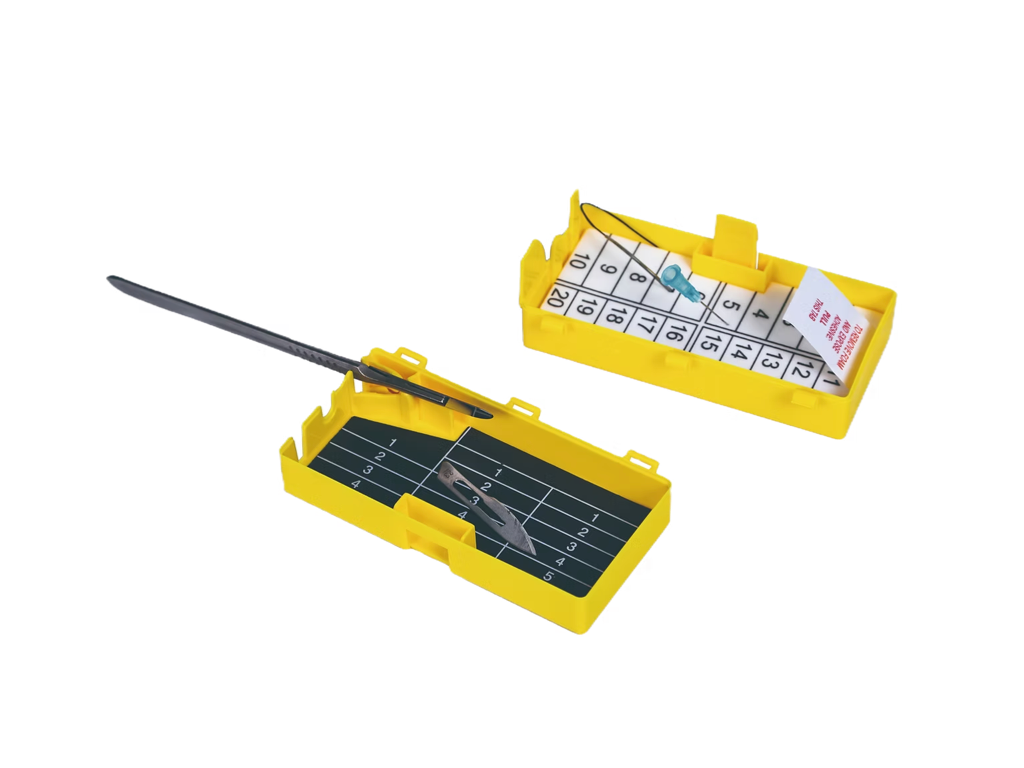 SNC20-FM – Safety Sharps Station | Labs Choice SNC20-FM Safety Sharps Station features a 20-count foam block and a 15-count magnetic surface for organized sharps counting and handling. It includes a universal blade remover, integral scalpel shield, and needle counter box with three safety hinges and automatic closure snaps. | Labs Choice